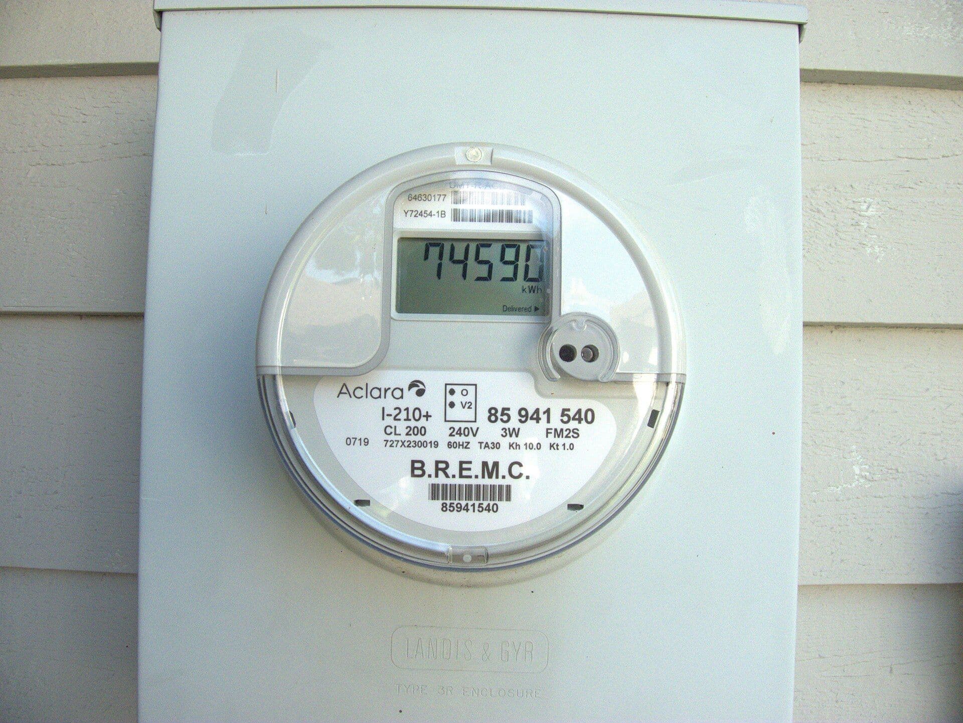 Smart electricity meter used to compare single rate and time-of-use plans
