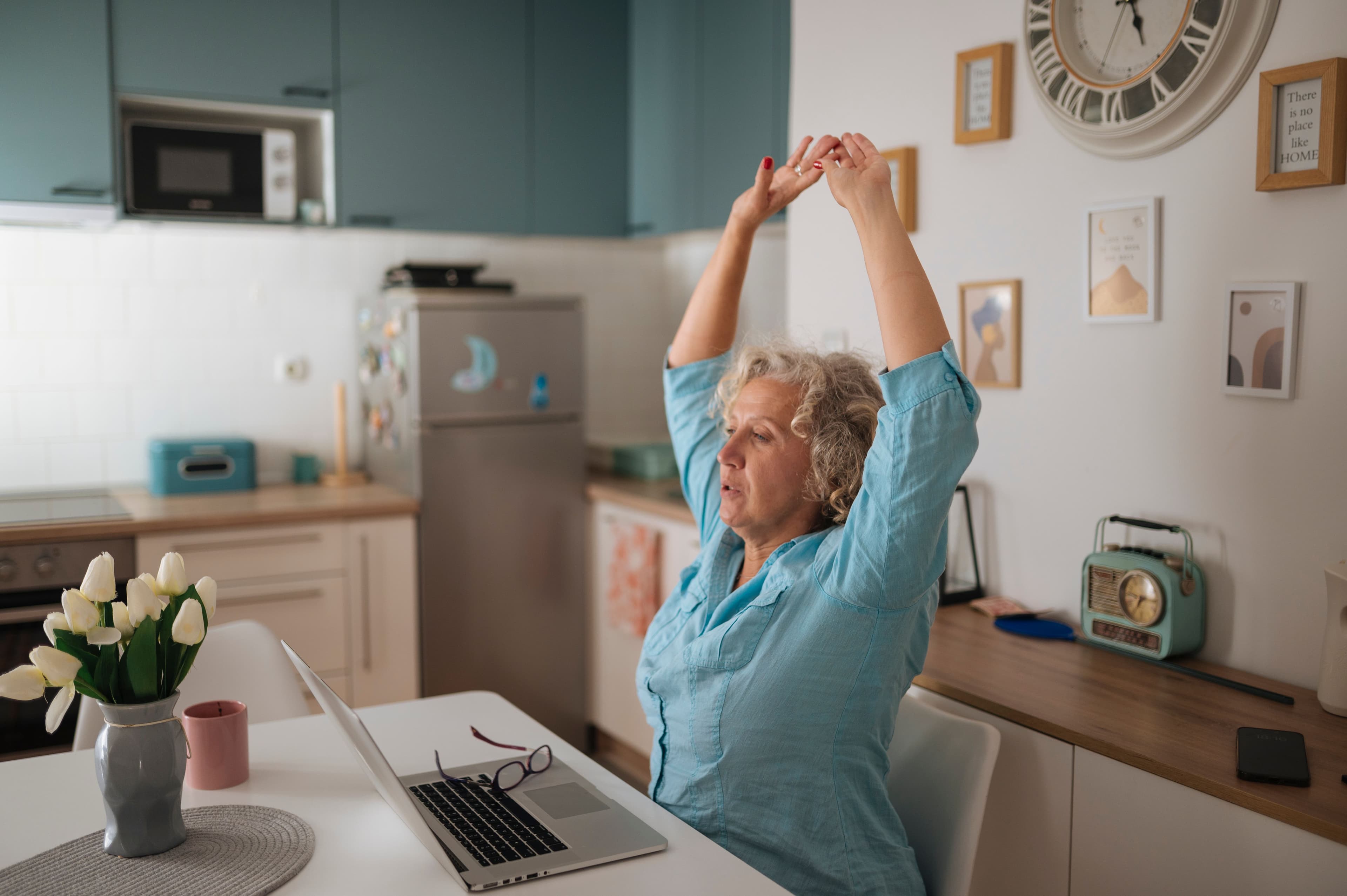 Home office scene for working-from-home broadband planning.
