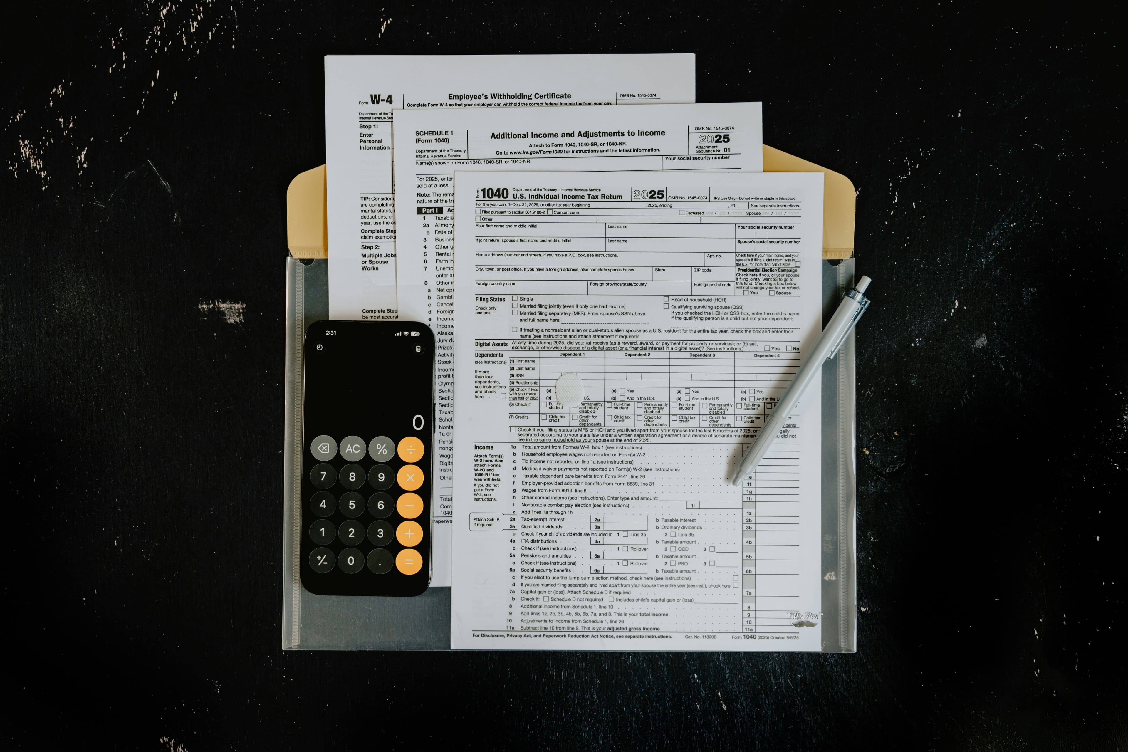 EnergyAustralia vs AGL: Which Is Better? guide cover image